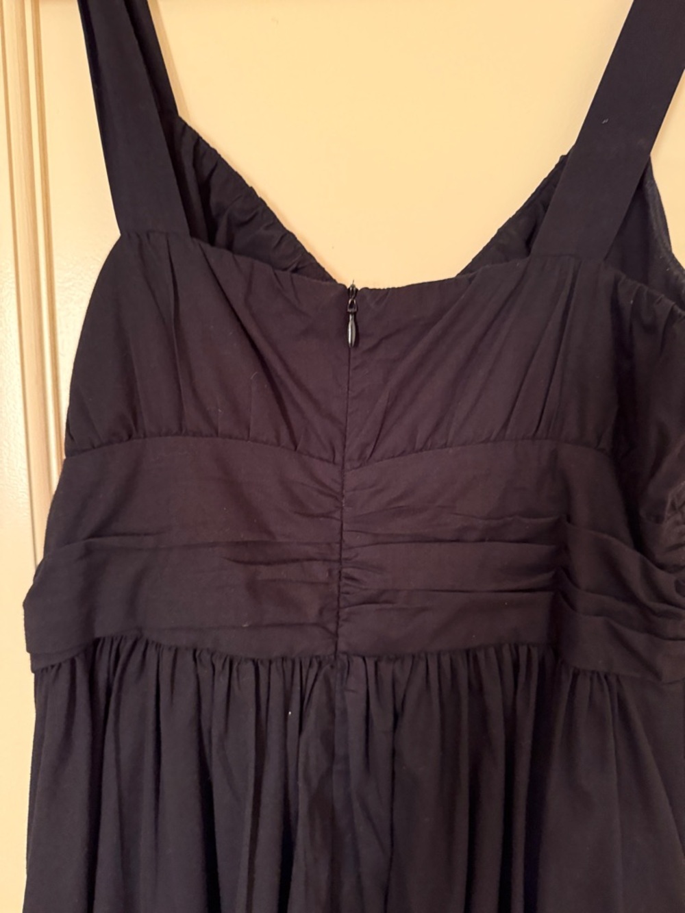 Vince Black Midi Sundress with Gathered Bodice, size 6 - Picture 4 of 6